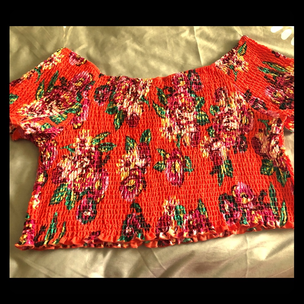 New without tags floral crop top